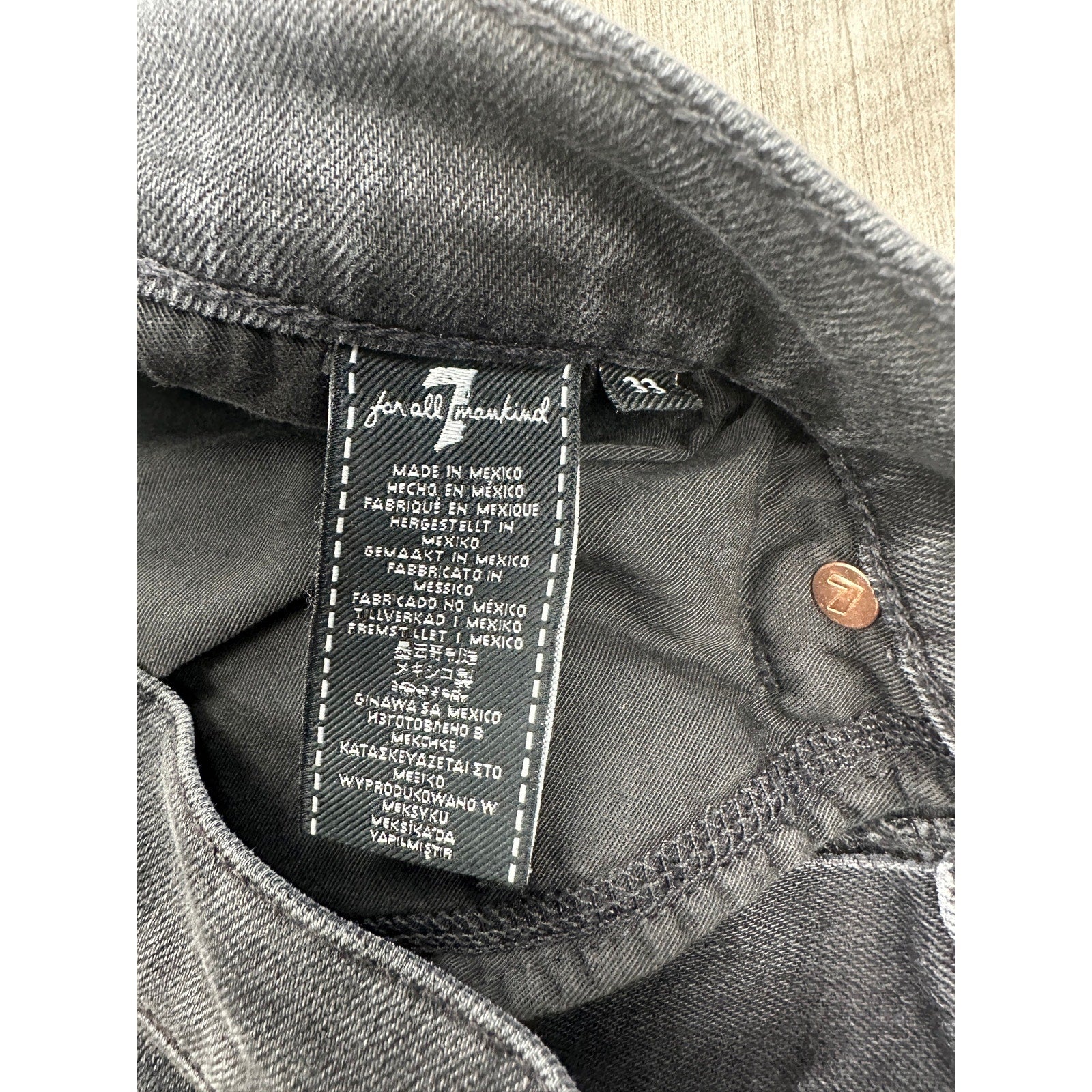 7 For All Mankind Slimmy Straight Leg Jean in Black — Size 33 // Preowned