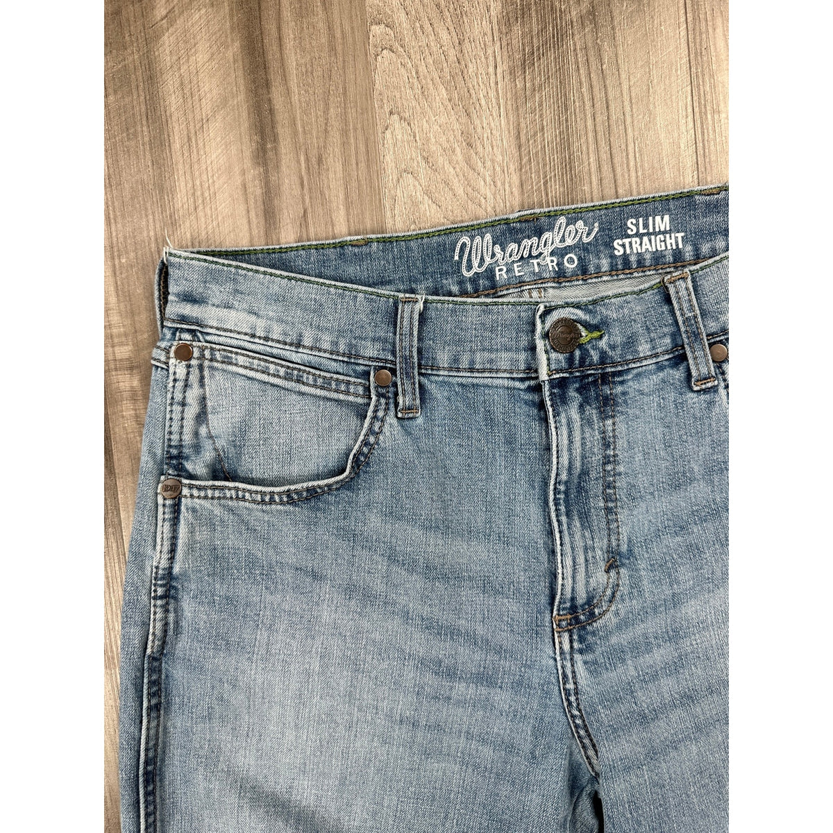 Wrangler RETRO Jacksboro Slim Straight Jeans — Size 32x30 // Preowned