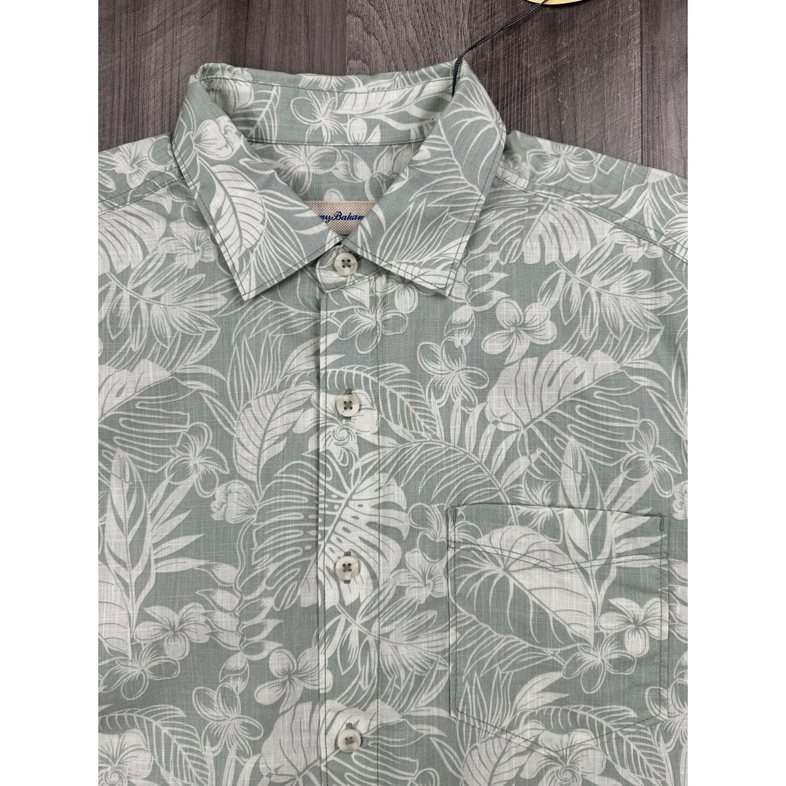 Tommy Bahama Hawaiian Floral Cotton Short Sleeve Camp Shirt in Natural Mint — Size Medium