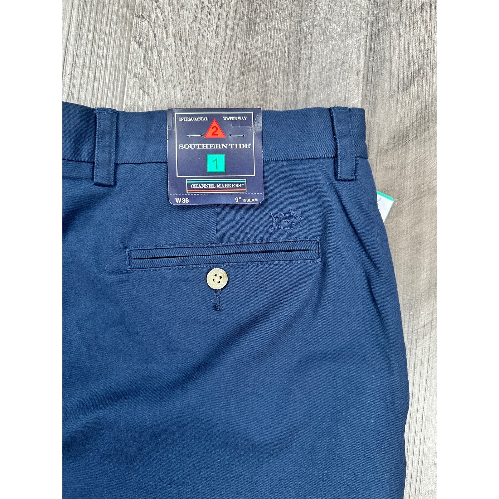 Southern Tide 9-Inch Channel Marker Chino Shorts in Navy — Size 36
