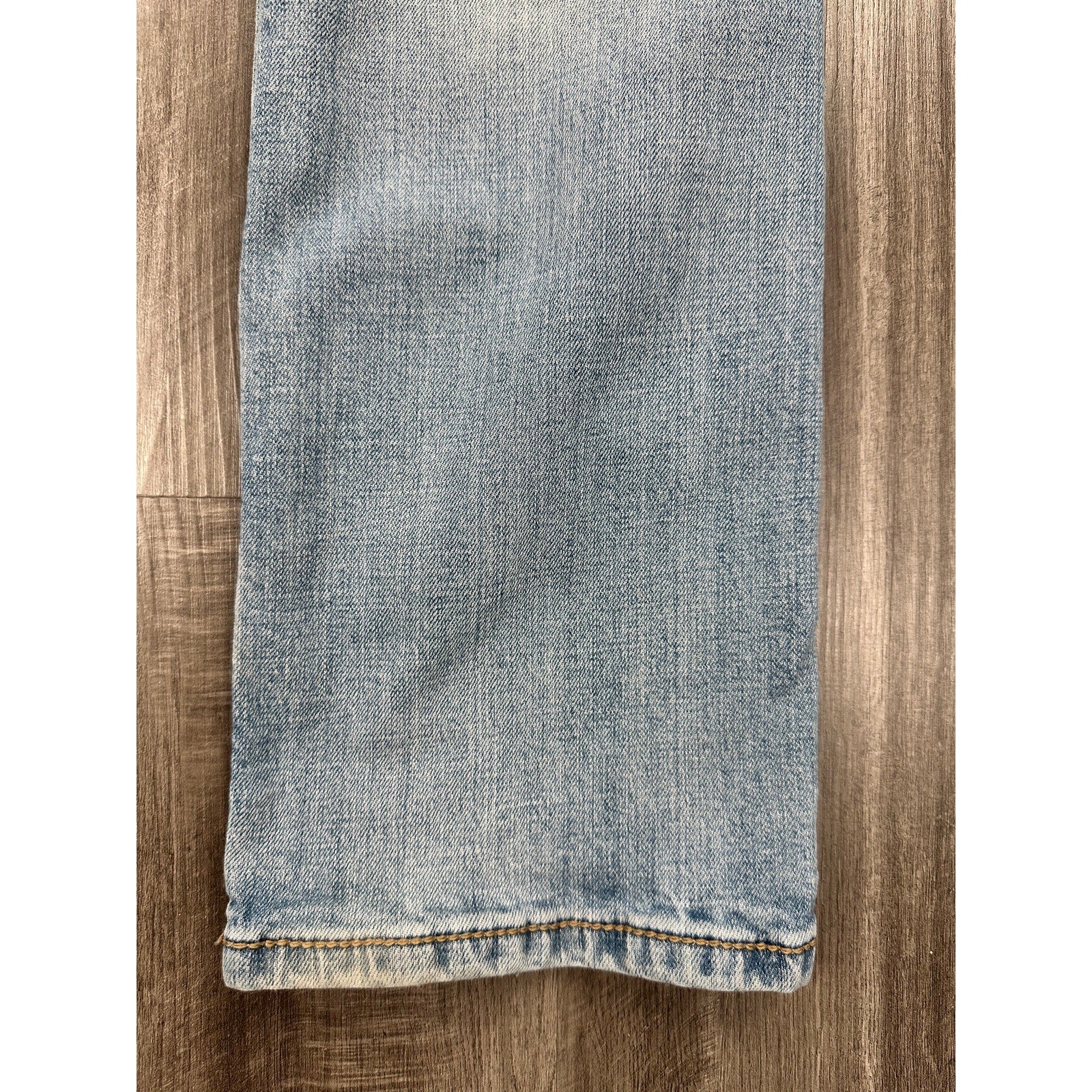 Wrangler Retro Slim Straight Jeans in Blue — Size 30x32 // Preowned