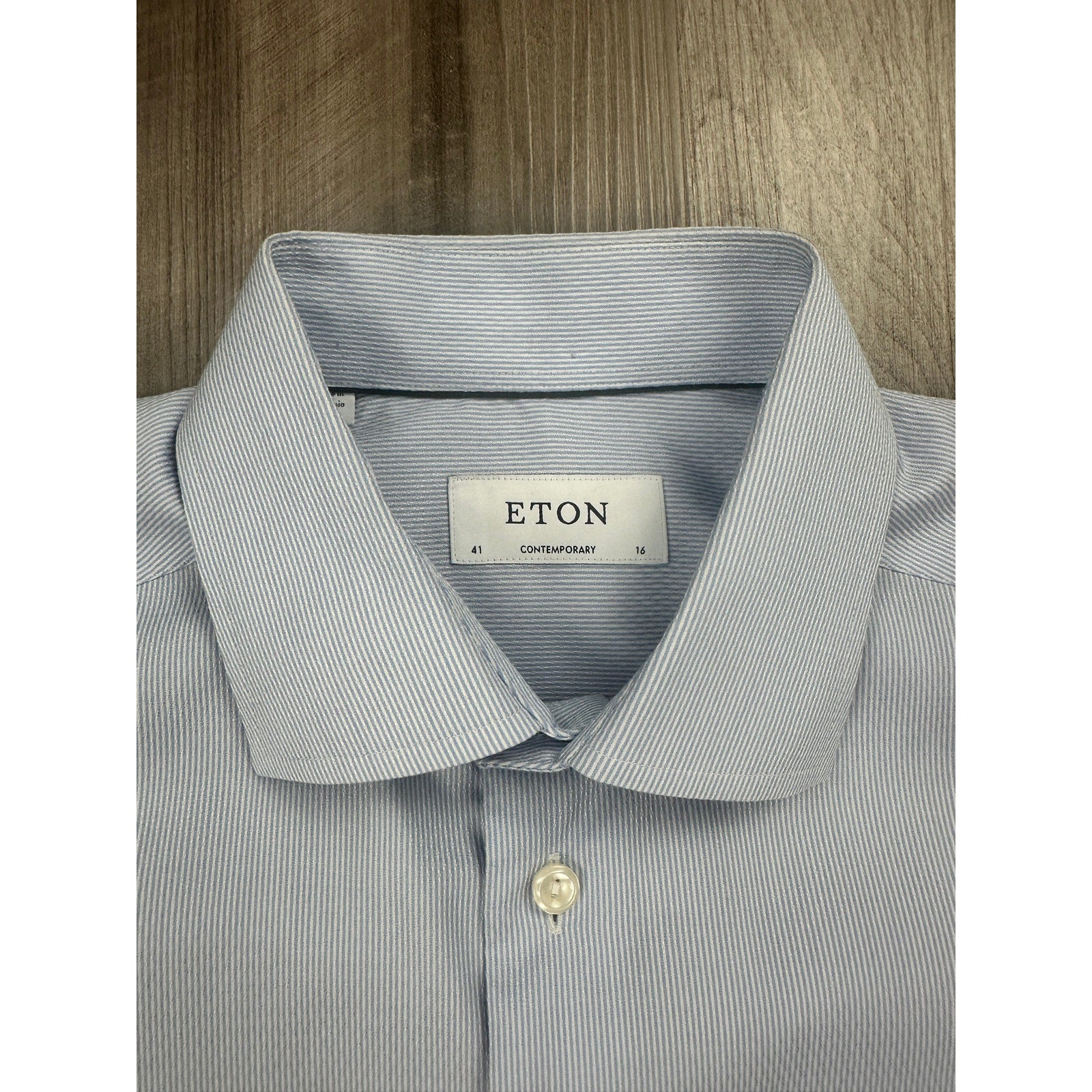 Eton Contemporary Signature Twill Long Sleeve Button Down in Light Blue and White — Size Large // Preowned