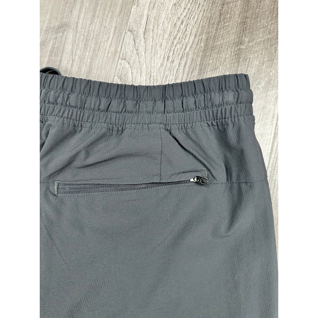 Lululemon Bowline Ripstop 8" Performance Shorts in Charcoal — Size Large // Preowned