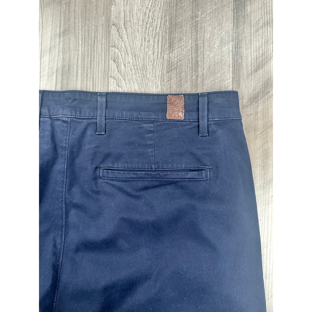 AG Adriano Goldschmied Griffin Relaxed Chino Shorts in Navy — Size 34R // Preowned