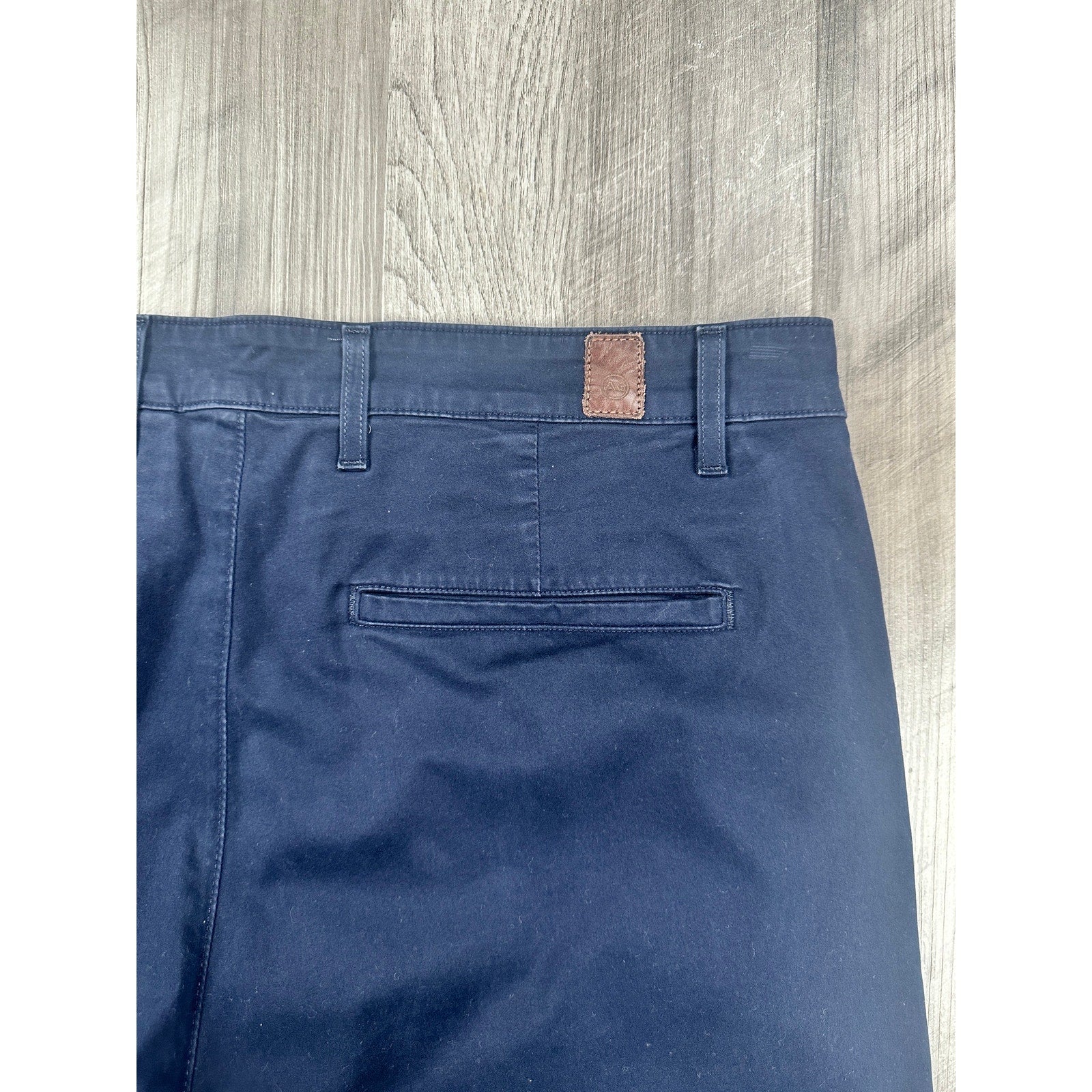 AG Adriano Goldschmied Griffin Relaxed Chino Shorts in Navy — Size 34R // Preowned