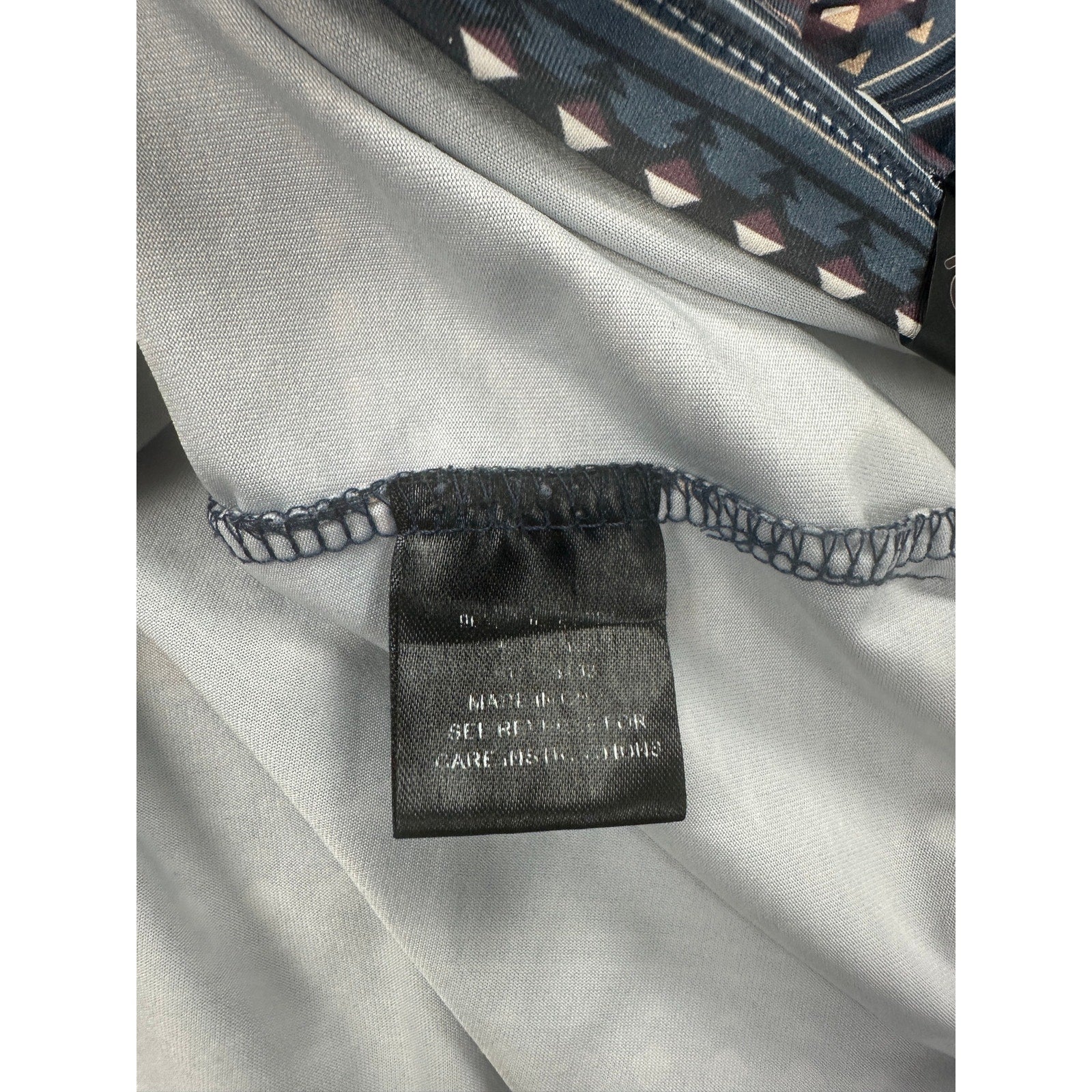 Rafter C Southwestern Print Pearl Snap Golf Polo in Gray Maroon Tan White Black Orange — Size XL // Preowned