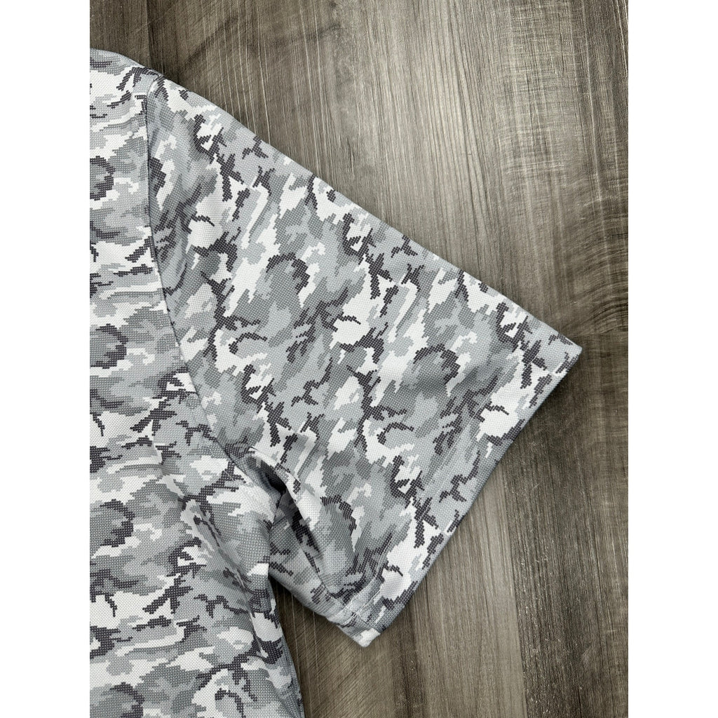 Stitch Golf Camo Performance Golf Polo in Grey, Light Grey and Charcoal — Size Large // Preowned