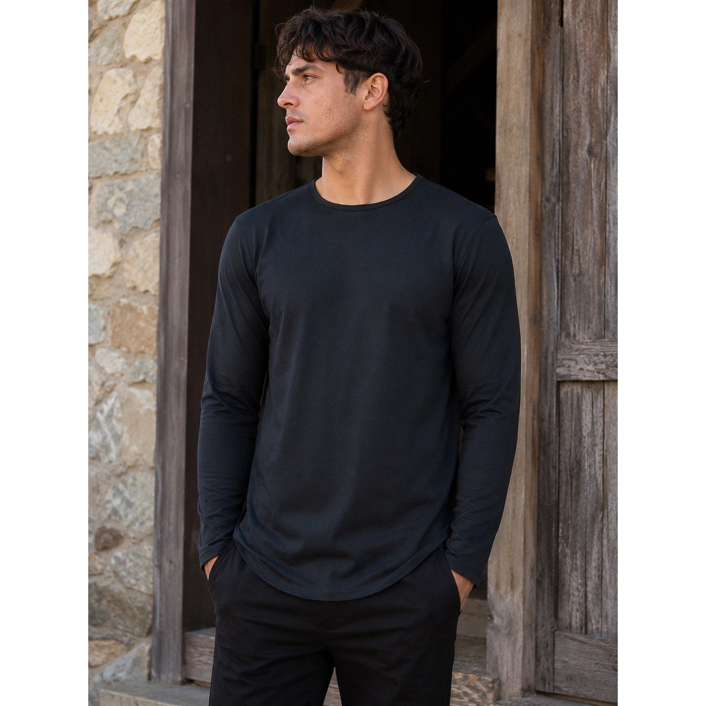 Cuts Clothing AO Crew Neck Long Sleeve Curve Hem Tee in Black — Size Medium // Preowned