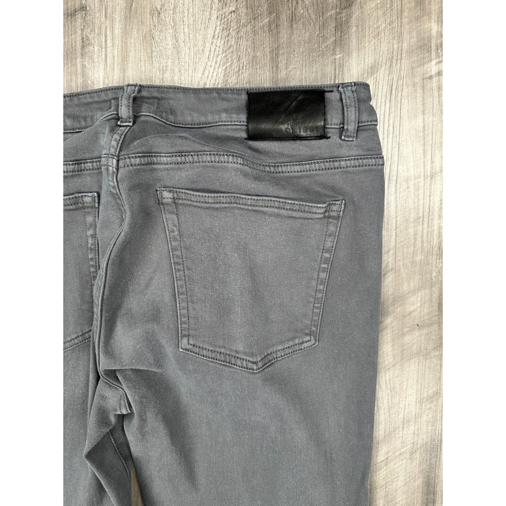 DL1961 Nick Slim Fit Jeans in Charcoal — Size 36x34 // Preowned