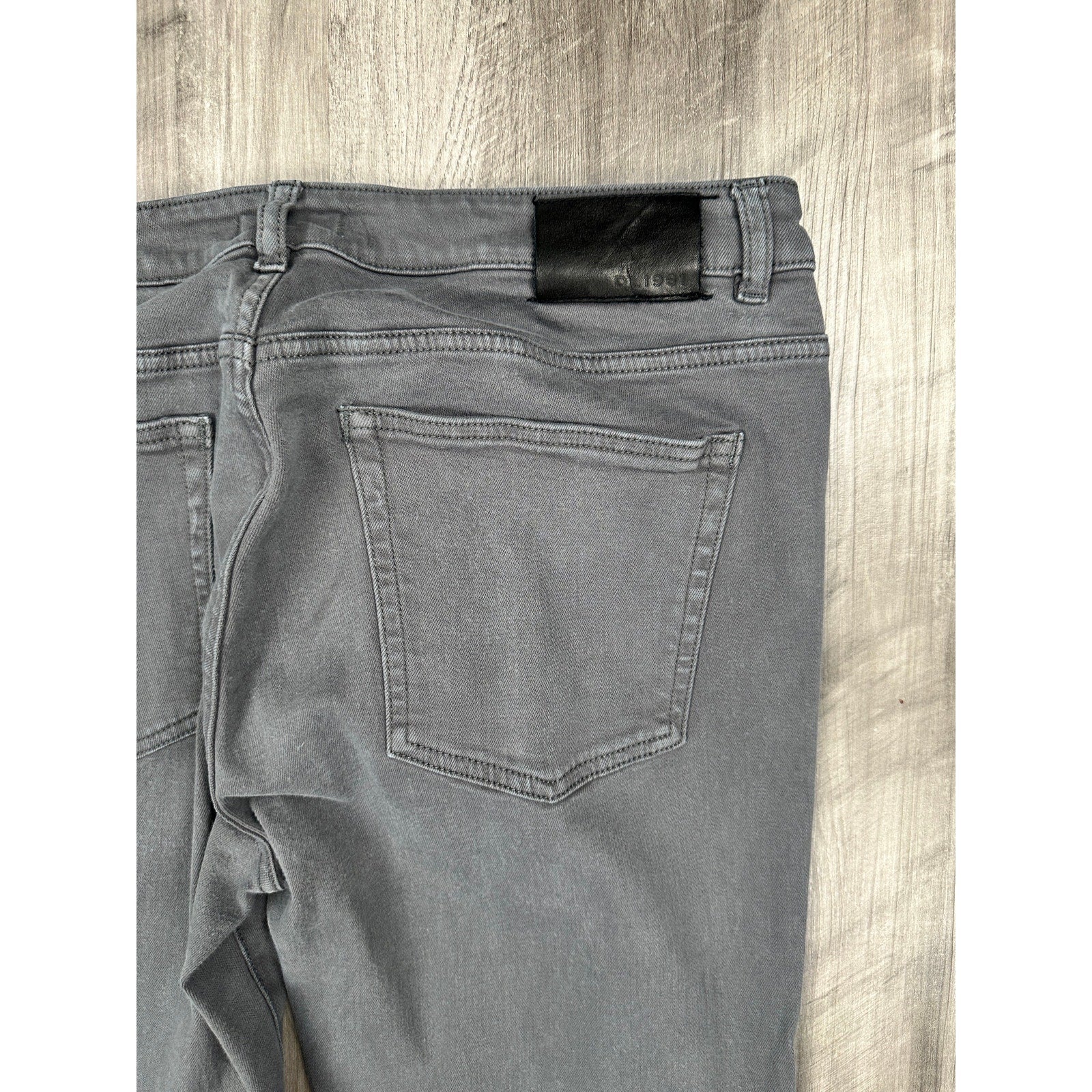 DL1961 Nick Slim Fit Jeans in Charcoal — Size 36x34 // Preowned