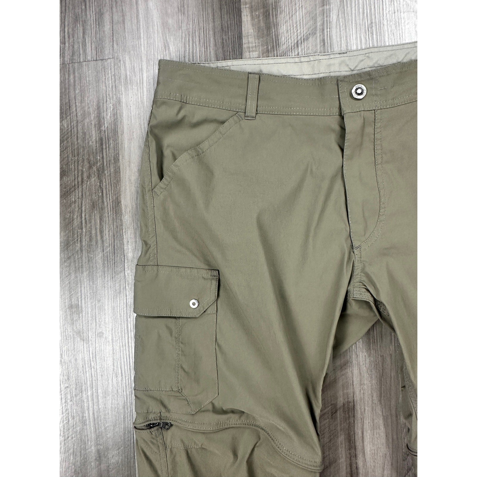 Kuhl Renegade Convertible Cargo Pants in Tan — Size 36x30 // Preowned