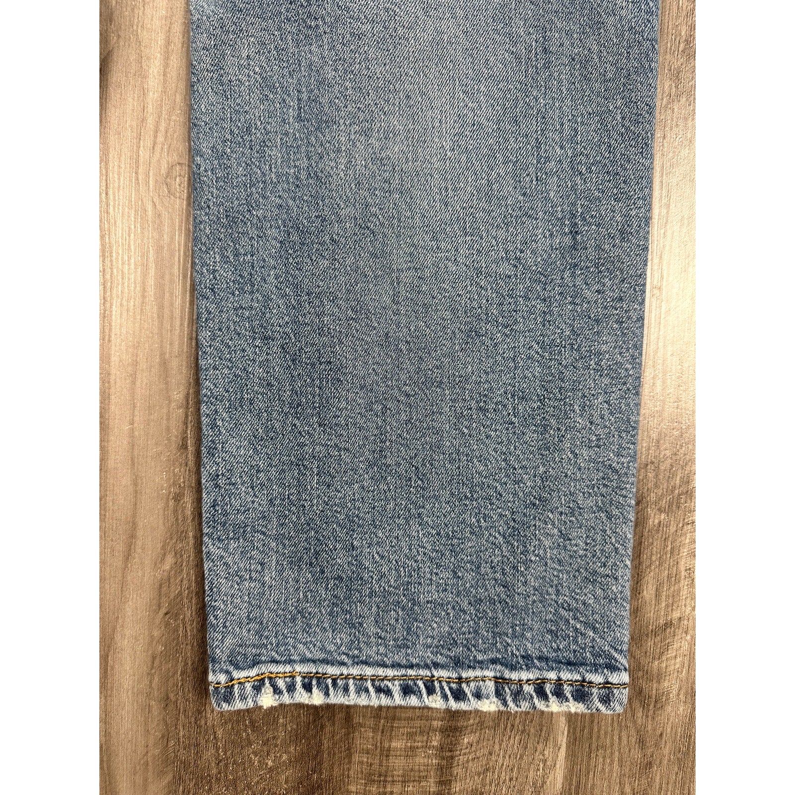 Levi's 541 Athletic Taper Jean in Medium Wash Blue — Size 32x30 // Preowned