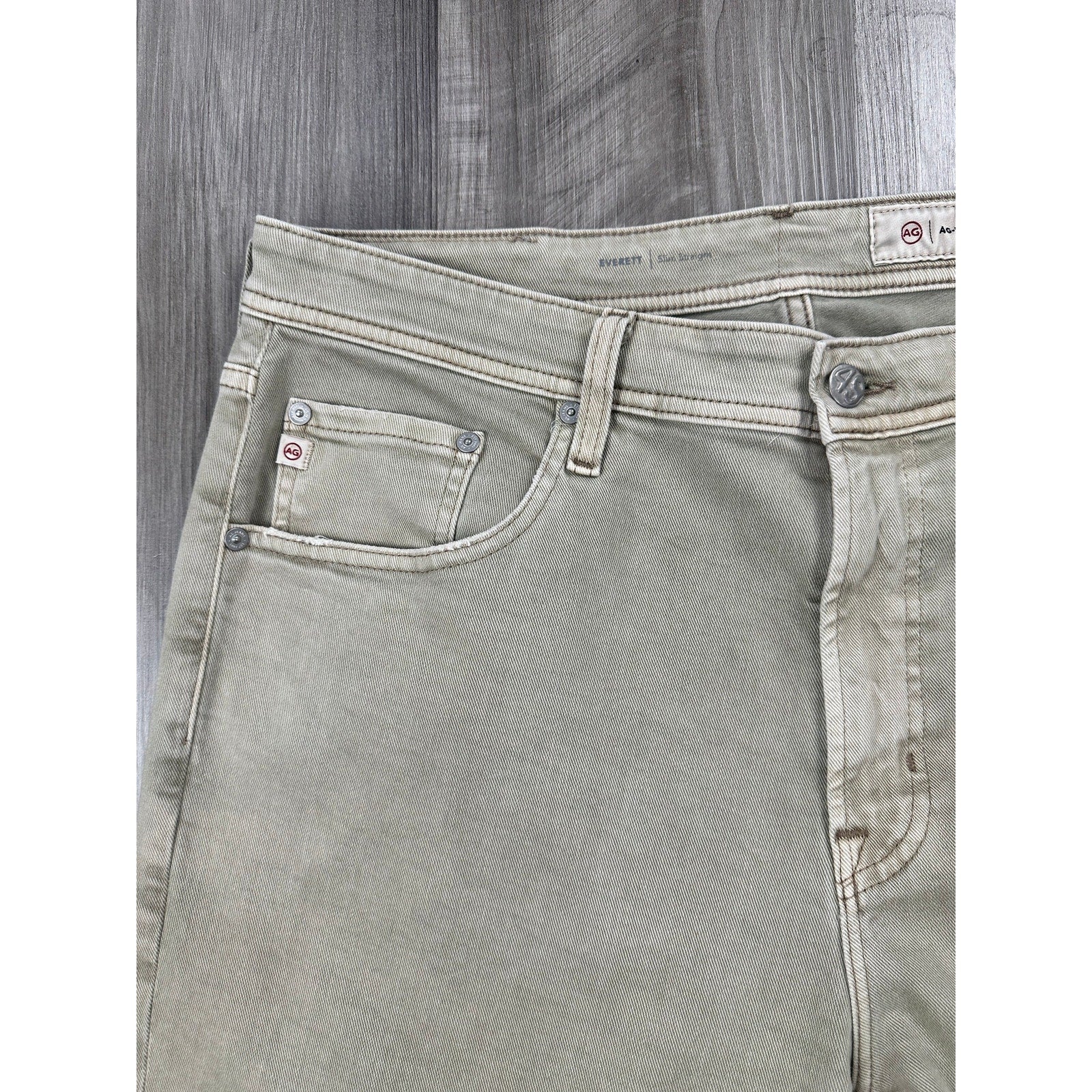 AG Adriano Goldschmied Denim Everett Slim Straight Jean in Beige Khaki — Size 36x32 // Preowned