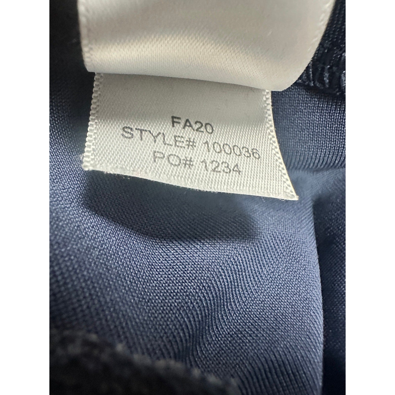Rhone Slim Fit Commuter Pants in Navy Flex-Knit — Size 34 // Preowned