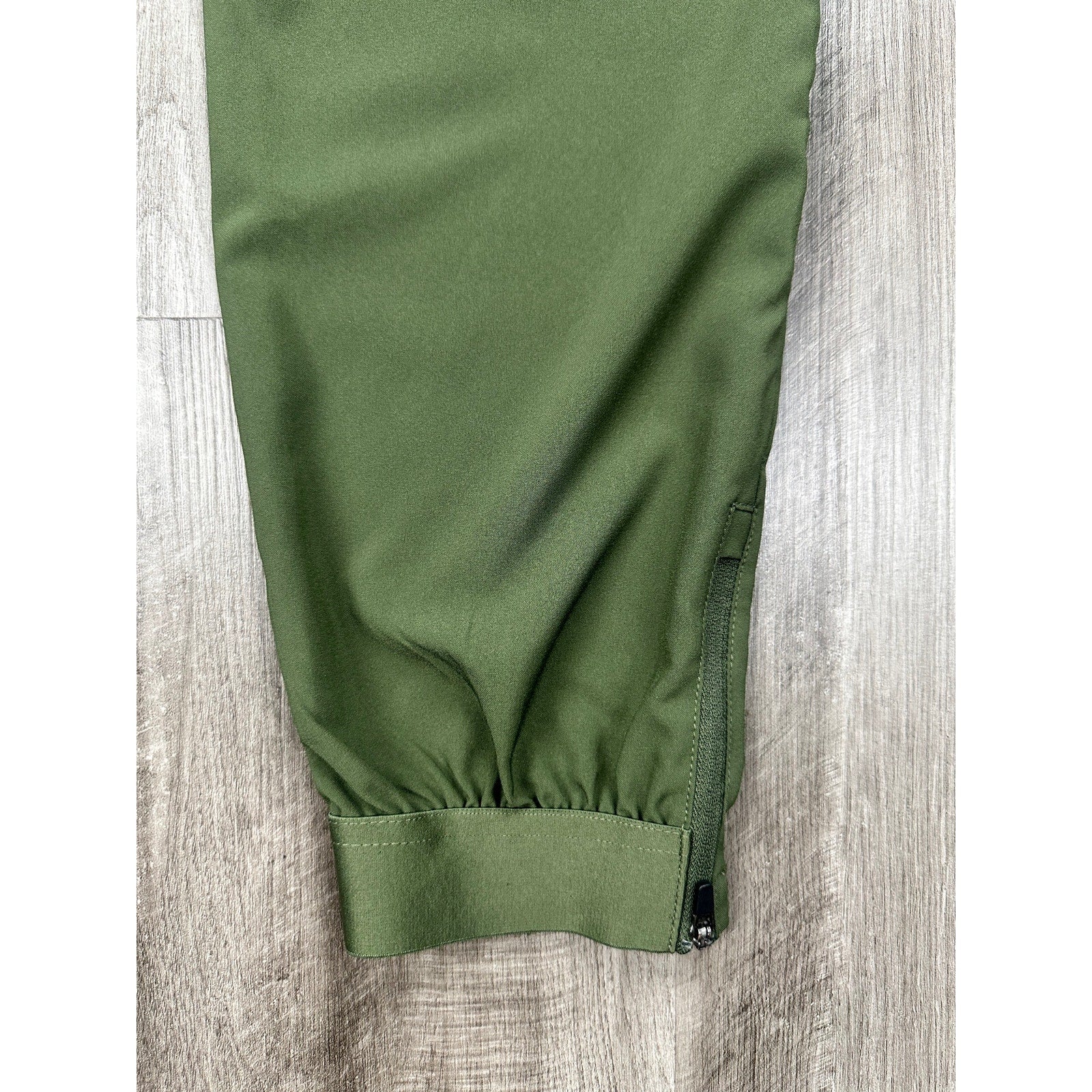 Primo Performance Golf Jogger Pants in Olive Green — Size 34 // Preowned