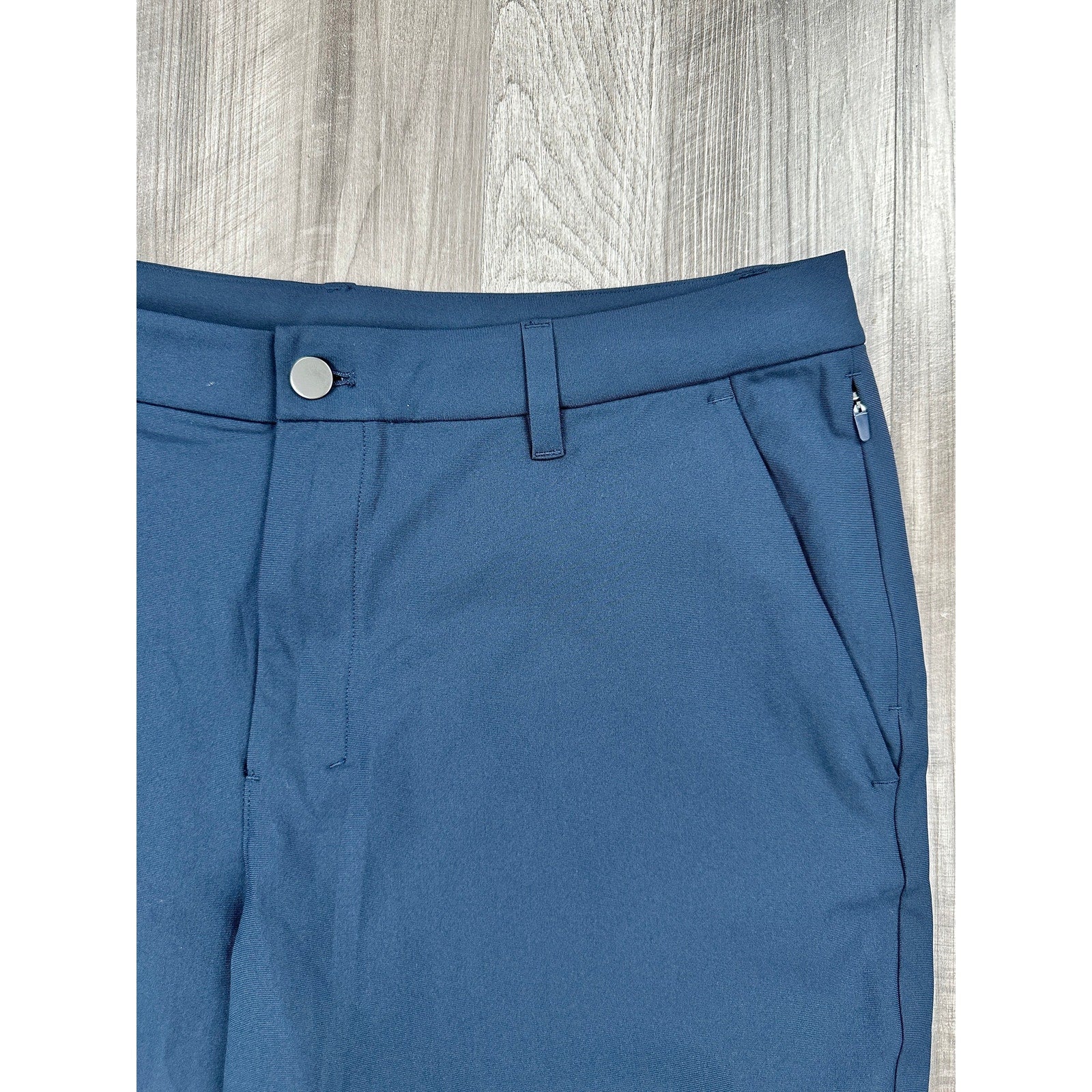 Lululemon ABC Warpstreme Classic Fit 7" Shorts in True Navy — Size 34 // Preowned