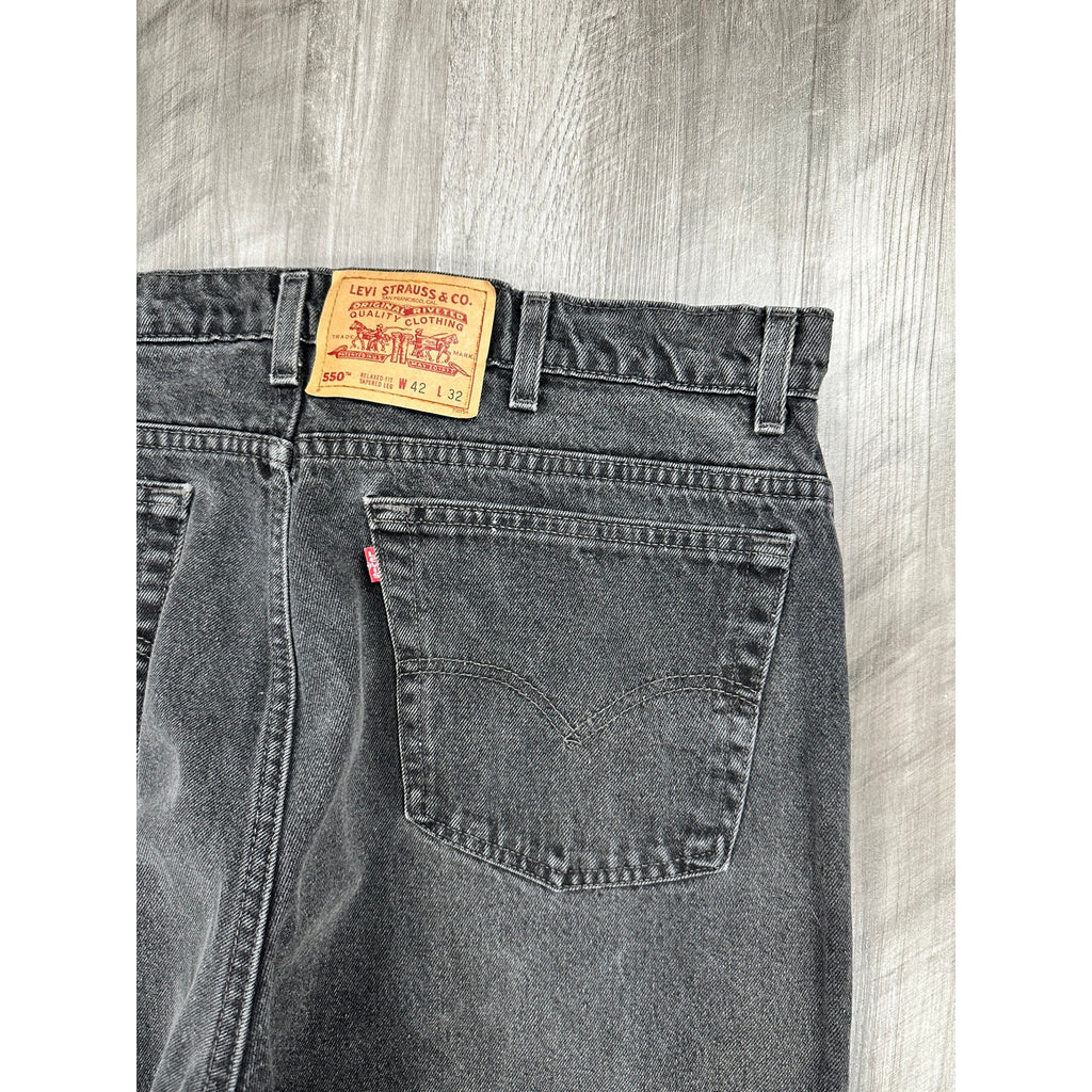 Levi Strauss Vintage Made in USA 1997 550 Relaxed Fit Jeans — Size 42 // Preowned