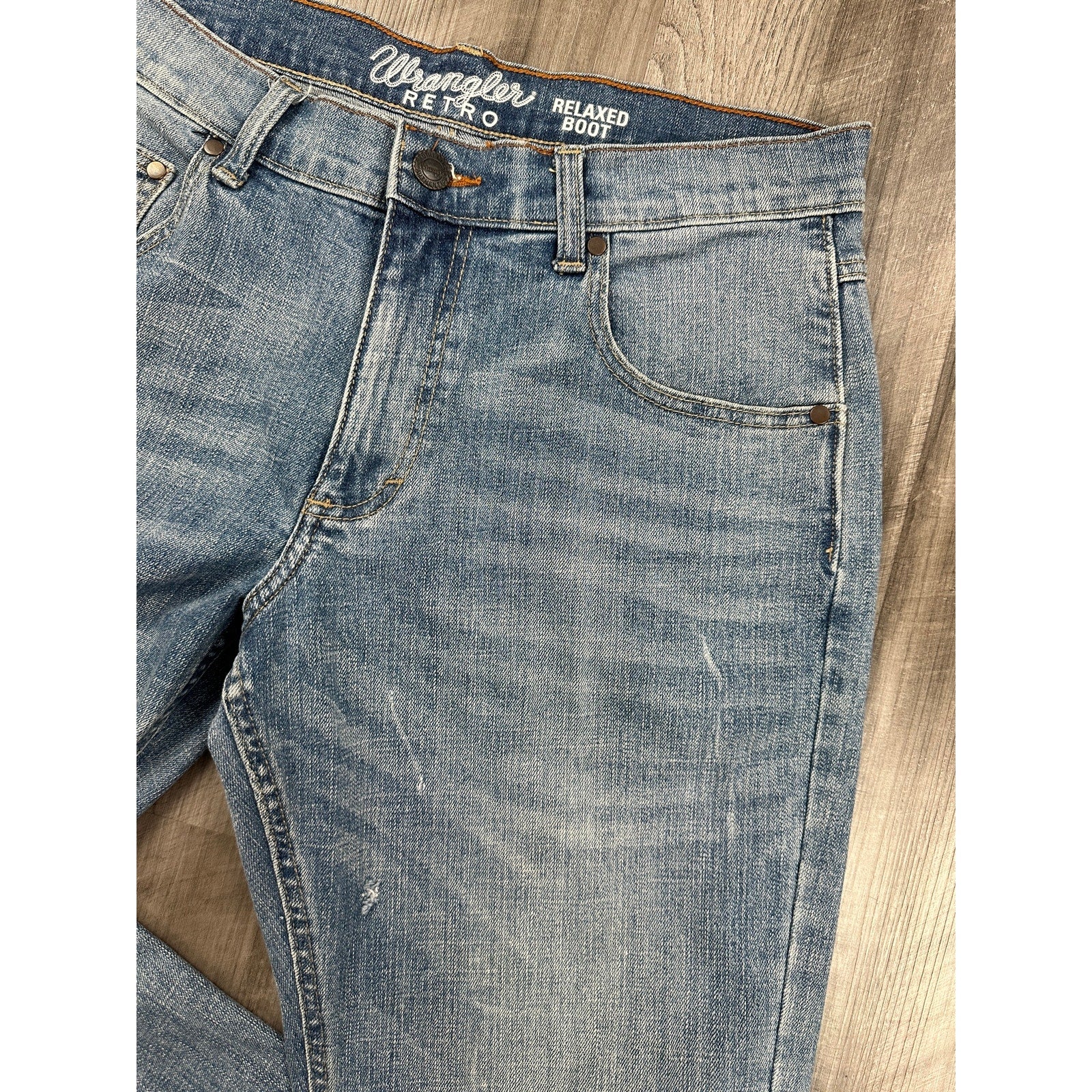 Wrangler Retro Relaxed Boot Cut Jean in Light Wash — 32x30