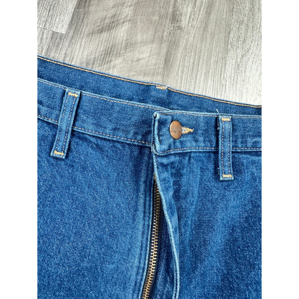 Wrangler Made in USA Vintage Cowboy Cut Original Fit Jeans in Blue — Size 40x30 // Preowned