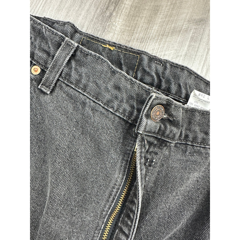 Levi Strauss Vintage Made in USA 1997 550 Relaxed Fit Jeans — Size 42 // Preowned