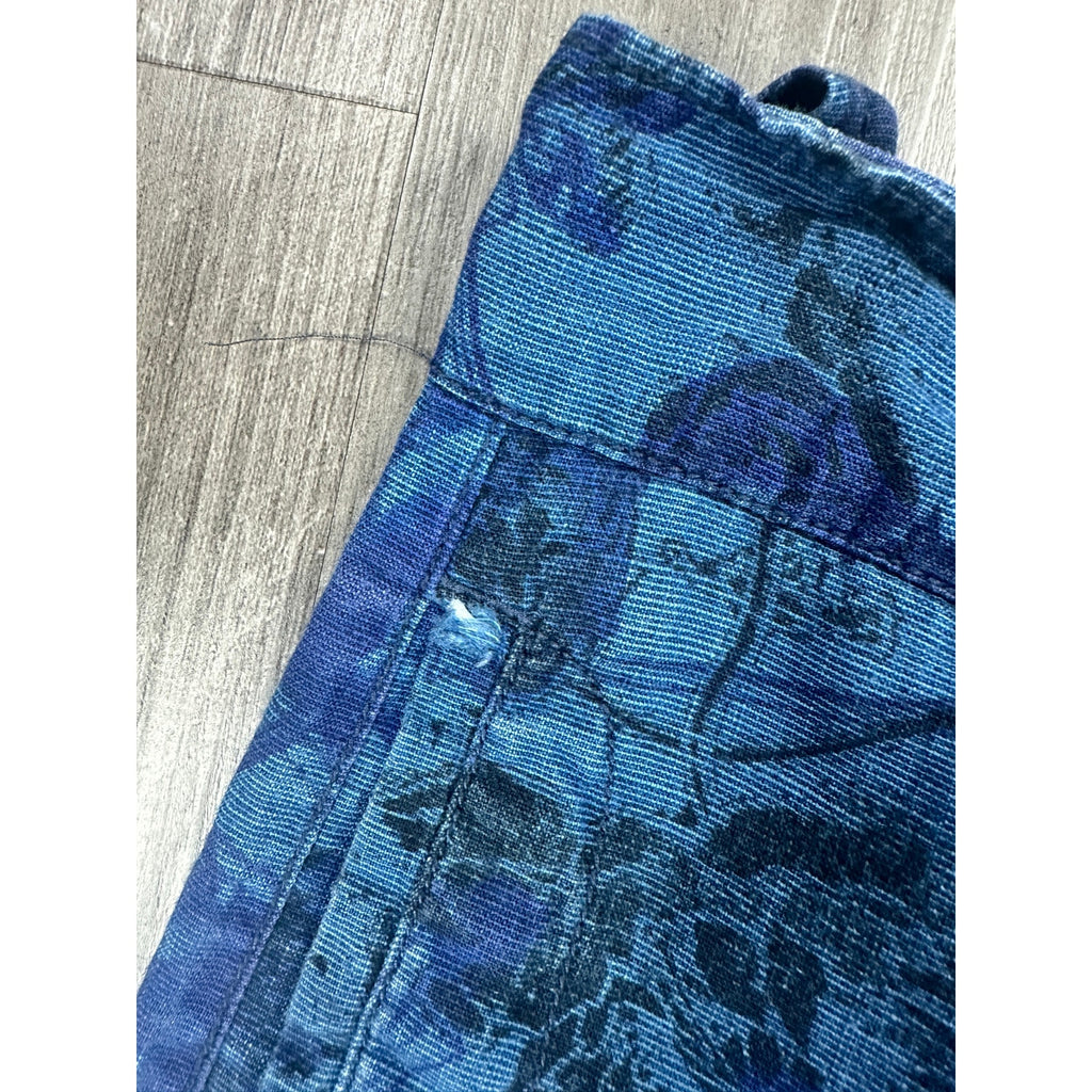 Robert Graham Floral Cotton Classic Fit Shorts in Blue and Navy — Size 44 // Preowned