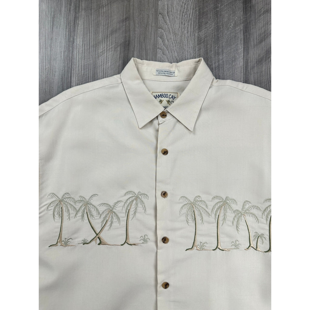 Bamboo Cay Hawaiian Tropical Palms Short Sleeve Button Down in Cream — Size L // Preowned