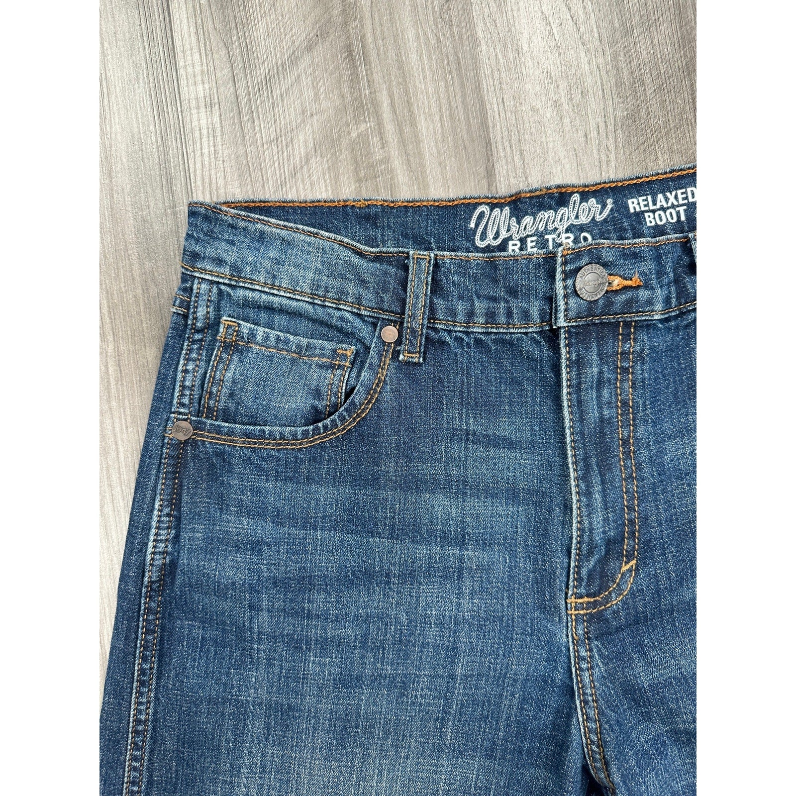 Wrangler Retro Relaxed Fit Bootcut Jean in Blue — Size 32x36 // Preowned