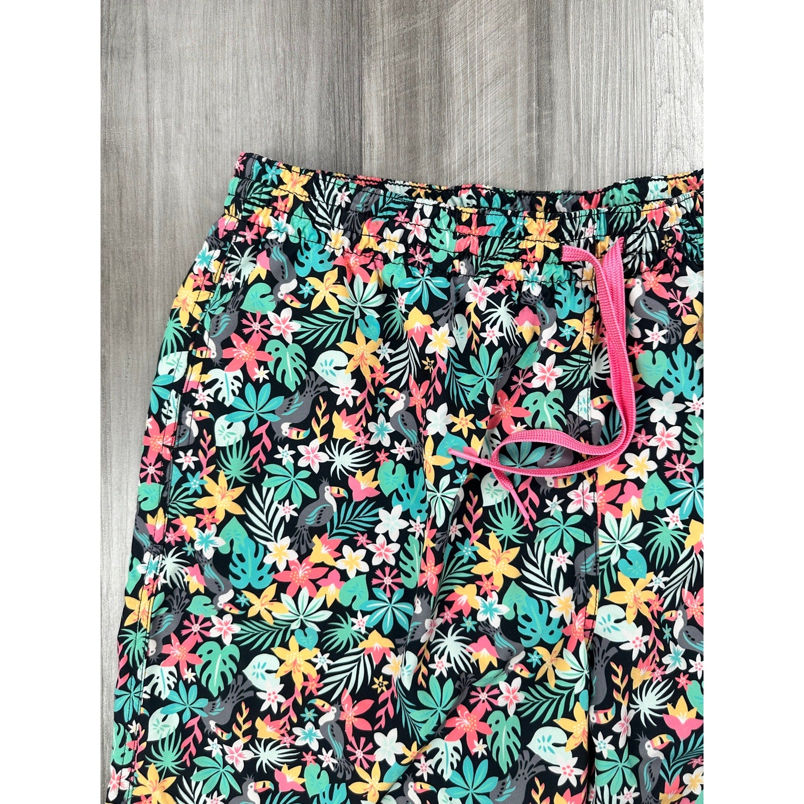 Chubbies The Bloomerangs 7" Swim Trunks in Black with Multi Jungle Print — Size XL // Preowned